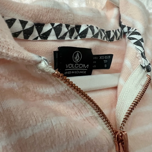Volcom shorts and hoodie matching set. Pink and white stripe - Picture 7 of 9
